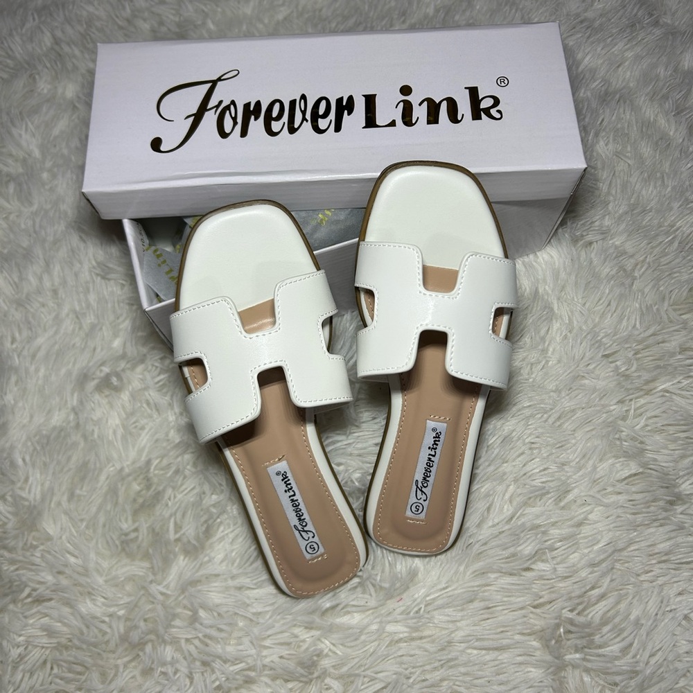 Forever Link Women's Cream Slide Sandals